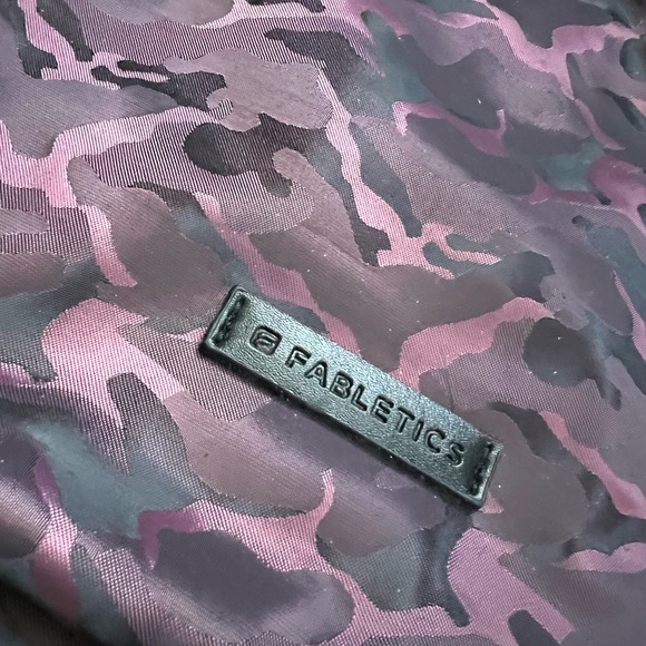 Fabletics Downtown Backpack Burgundy Camo. Barely Used. Retail New Is $60 - Picture 2 of 9